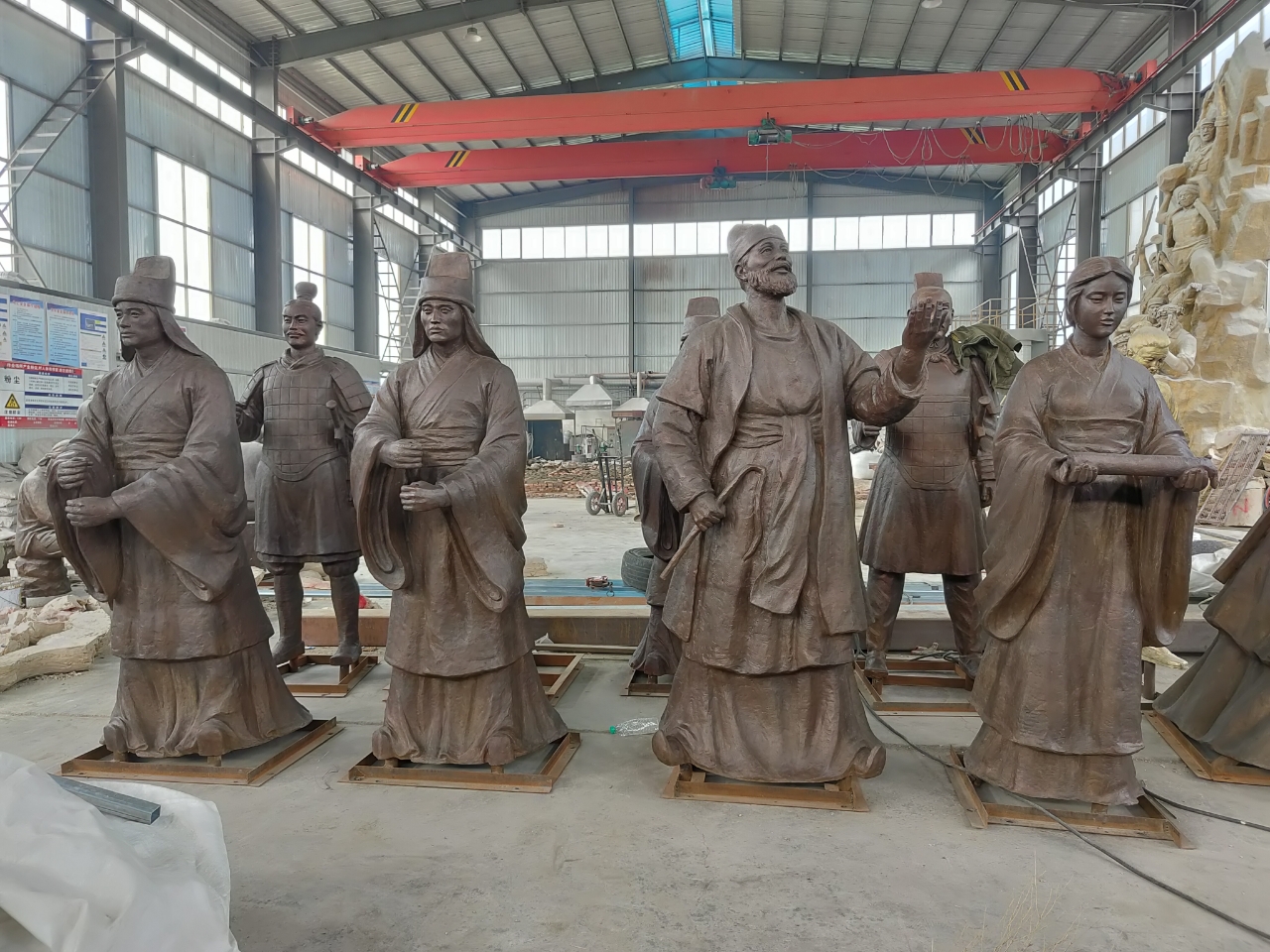 铸铜人物雕塑案例